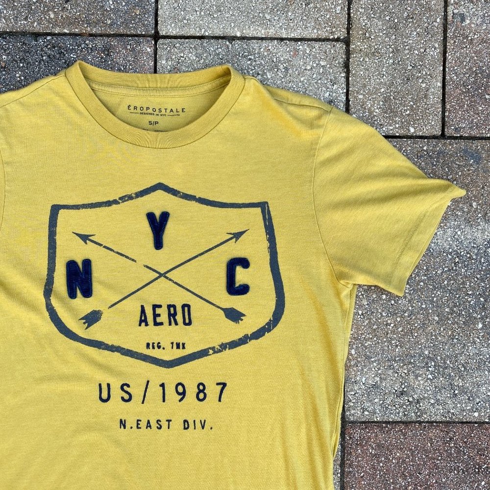 Aeropostale Single Stitch NYC New York City Yellow T Shirt Size Small